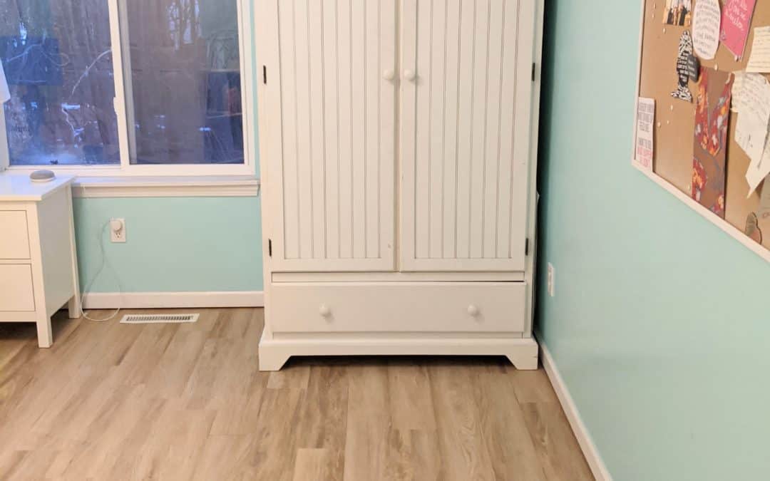 Vinyl Wood Flooring DIY in Bedroom