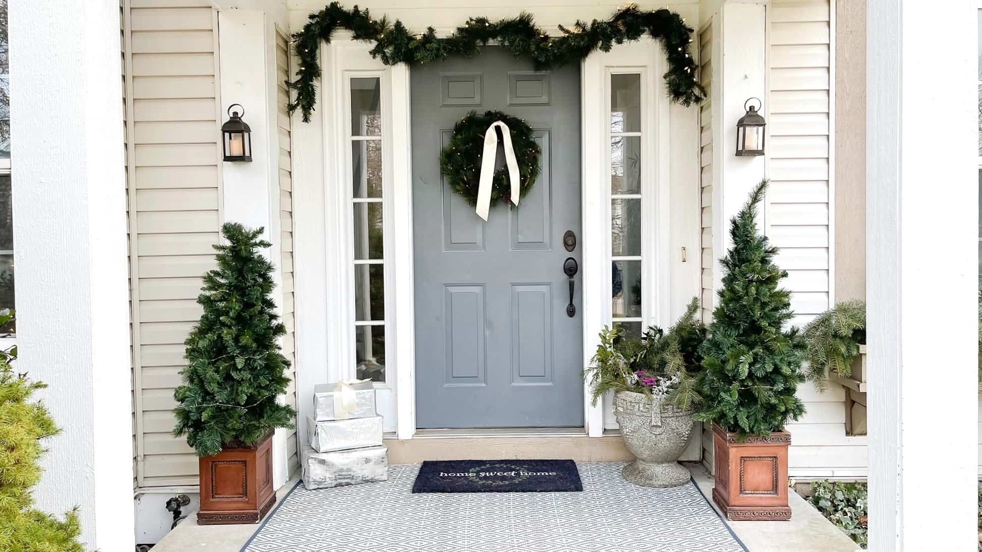 budget minded Christmas Front Porch ideas