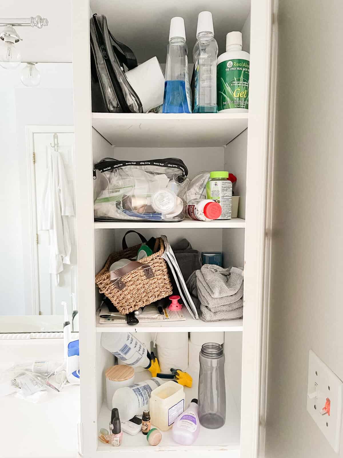 Organizing Bathroom Cabinets storage