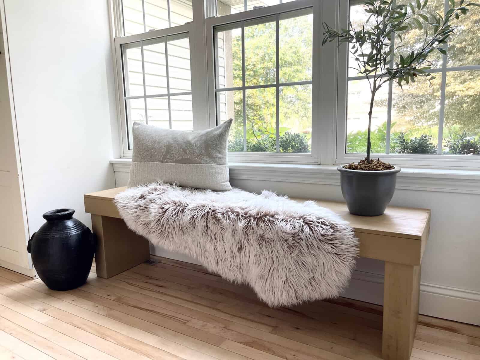 how to style a foyer bench