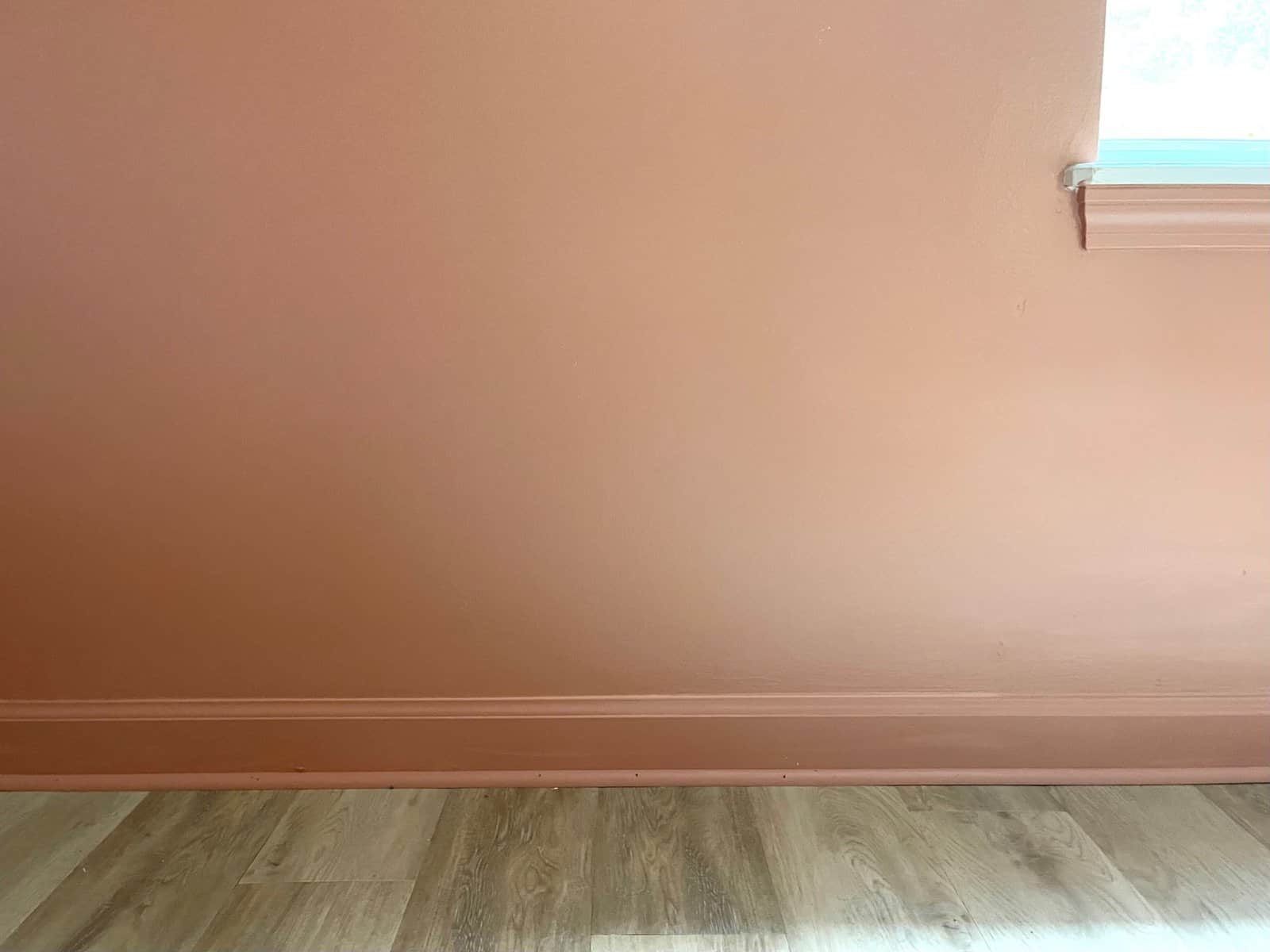 painting bedroom walls and molding the same color
