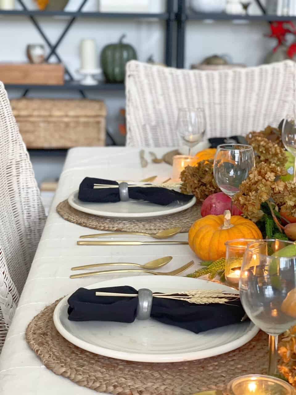 traditional Thanksgiving table setting