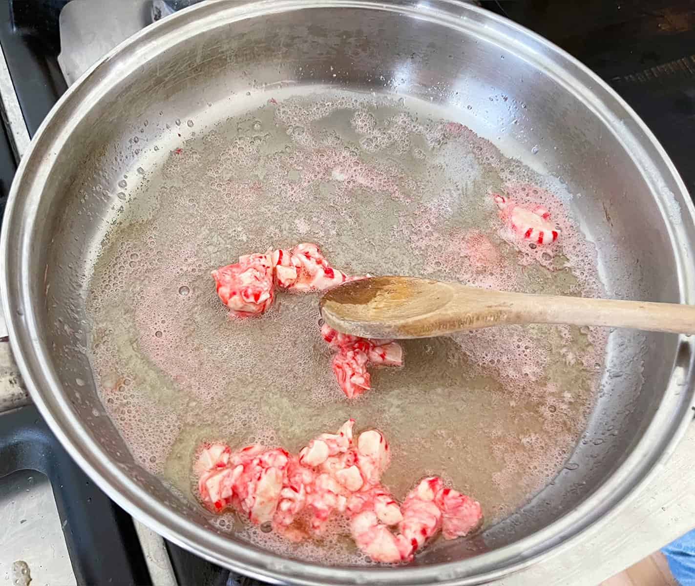 Peppermint Christmas Bowl candied popcorn