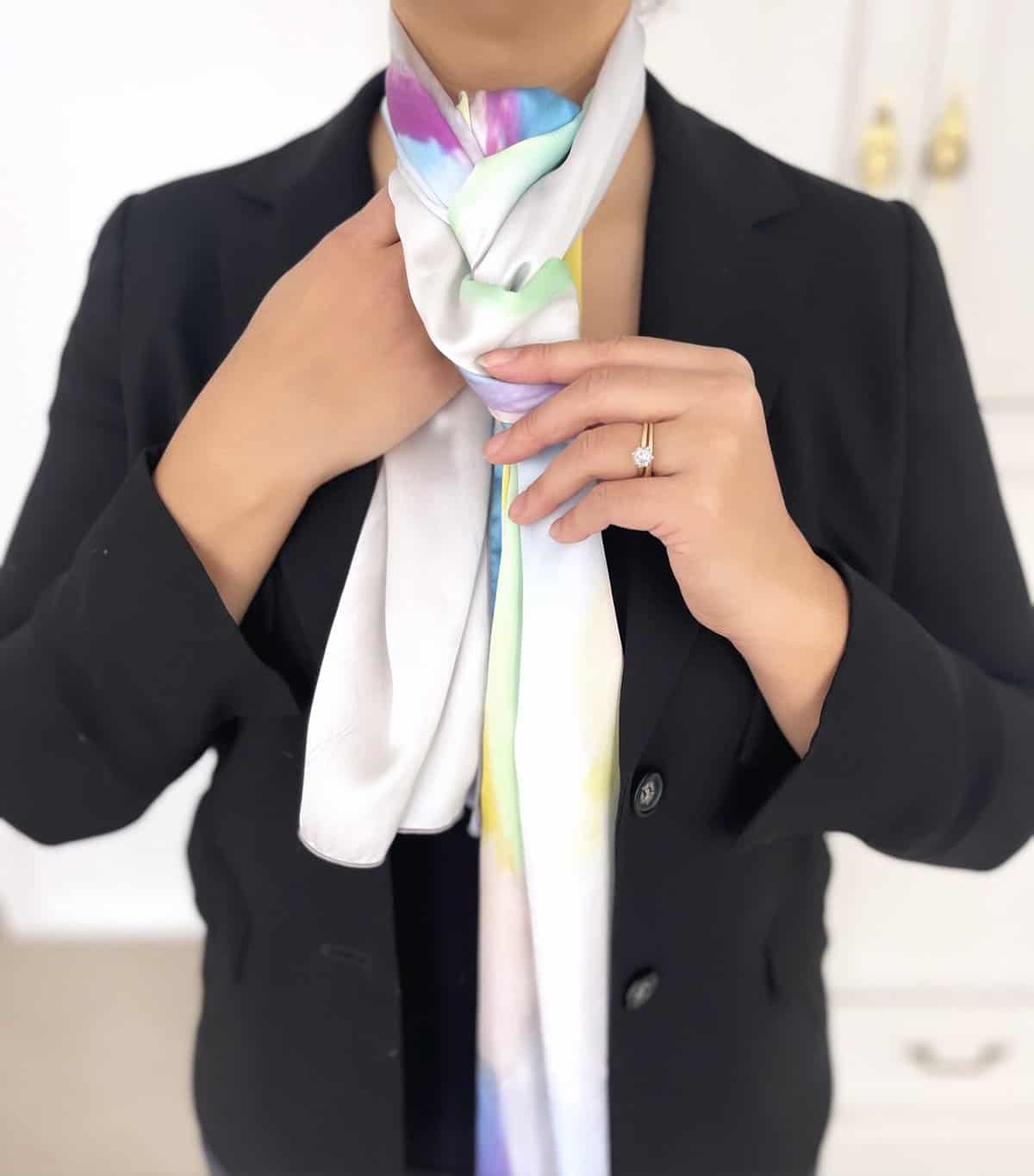 chic ways to tie a long scarf